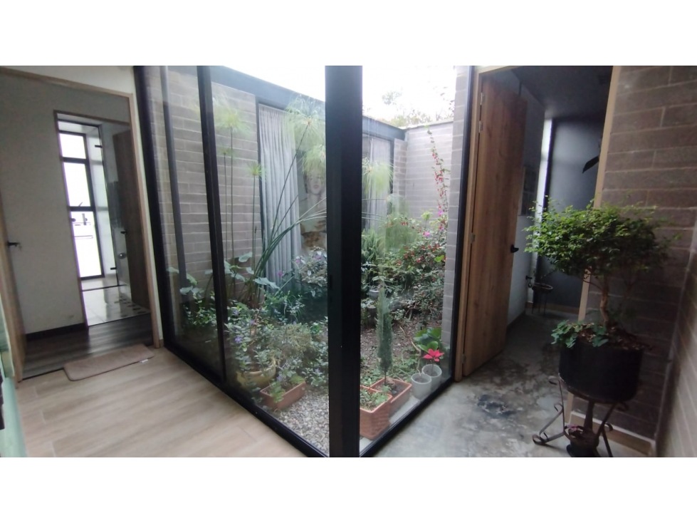Venta de Casa de Lujo Moderna en Envigado Alto del Escobero — foto 5