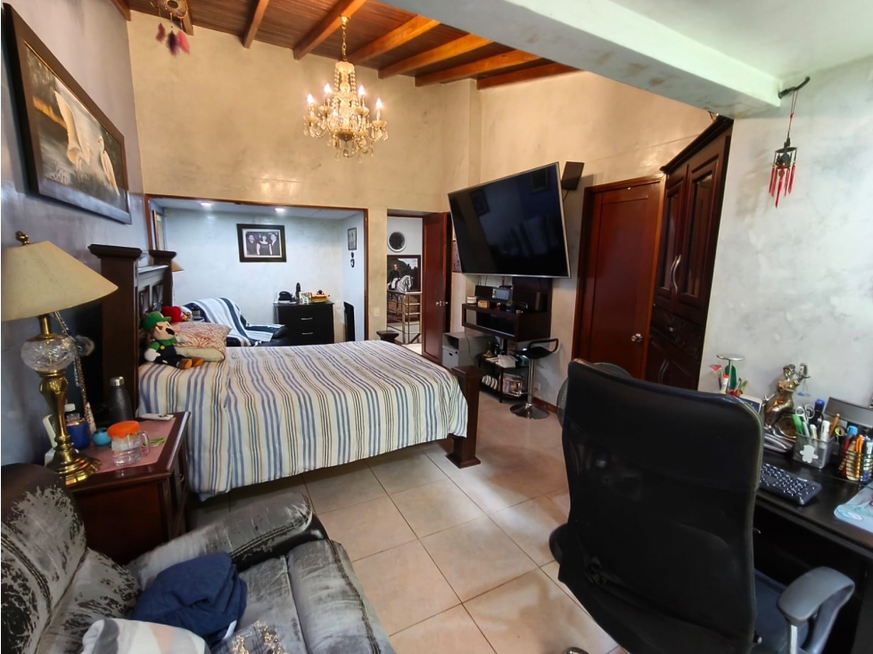 Venta casa de 3 niveles en Envigado, sector Cumbres — foto 6