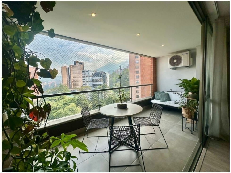 Apartamento Moderno en Venta Poblado, Linares