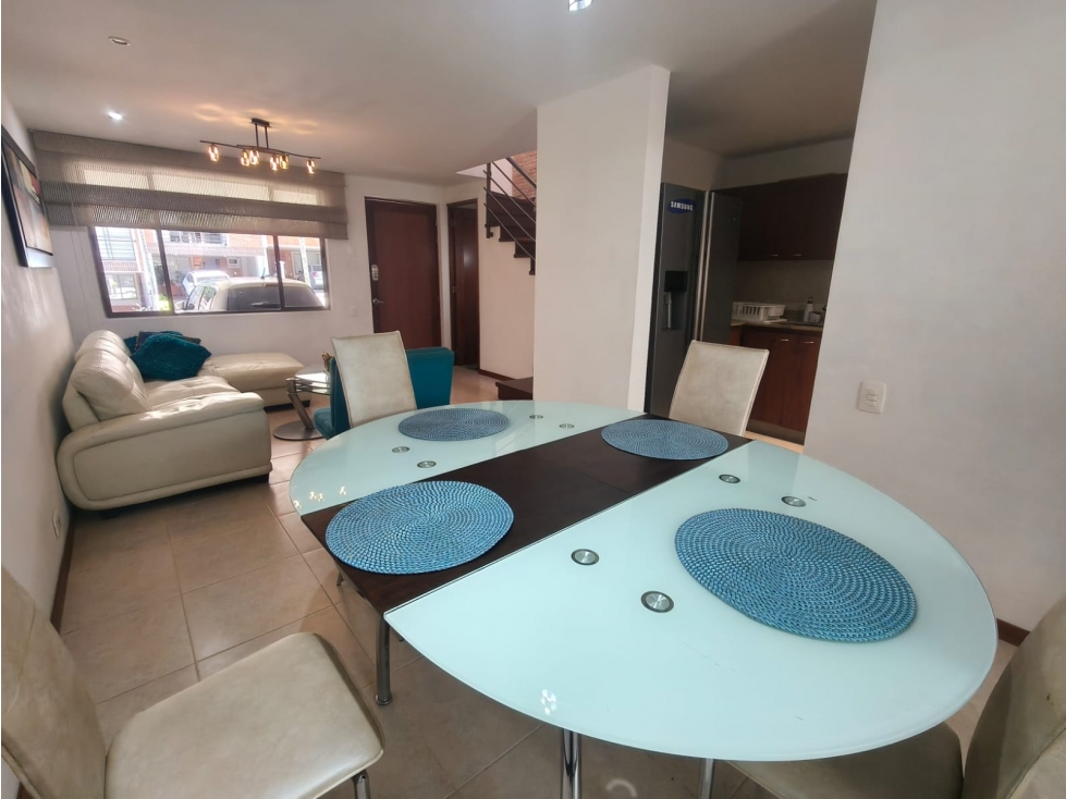 Casa Moderna 2 Niveles en Arriendo Envigado Cumbres, semi amoblada — foto 5