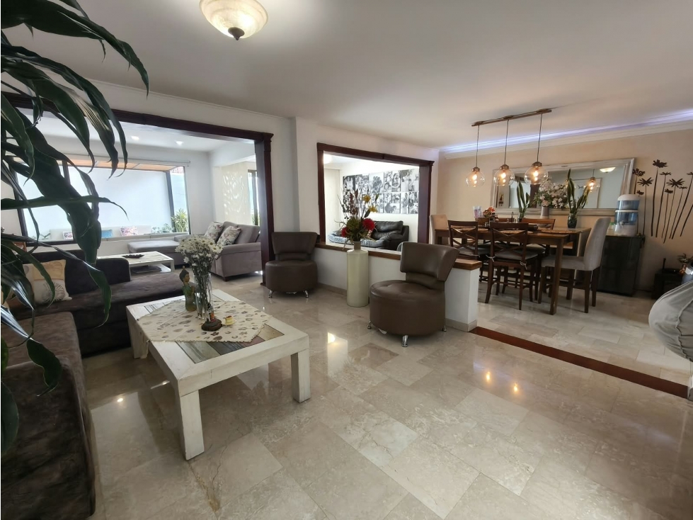 CASA en Venta, Medellín, El Poblado, Altos del Poblado 266 m² aprox.