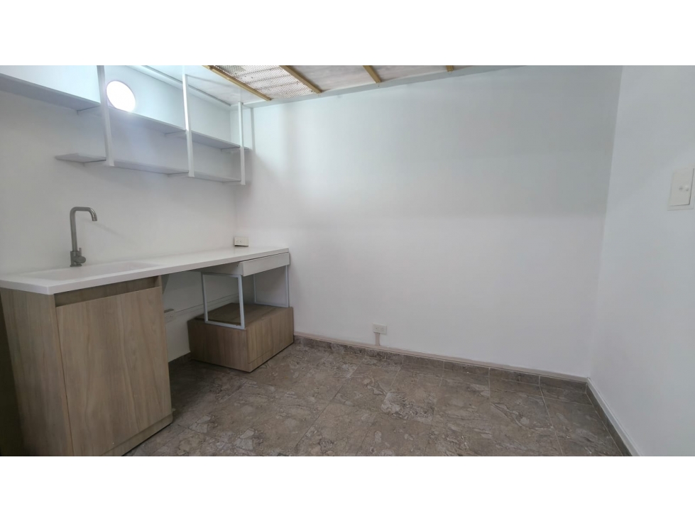 OFICINA REMODELADA en Arriendo, Medellín, San Diego. - 5