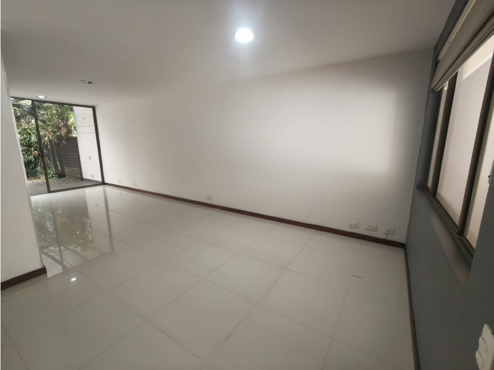 Casa Remodelada en Venta, Envigado, Cumbres. — foto 4