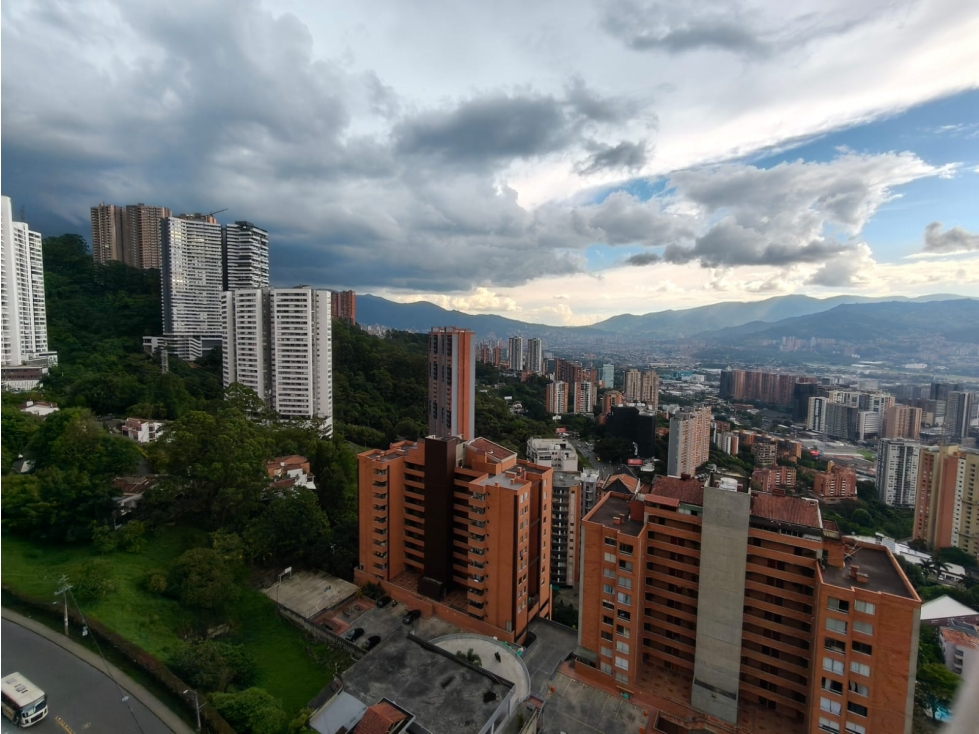 Apartamento en Venta, Medellin, loma del indio, piso alto