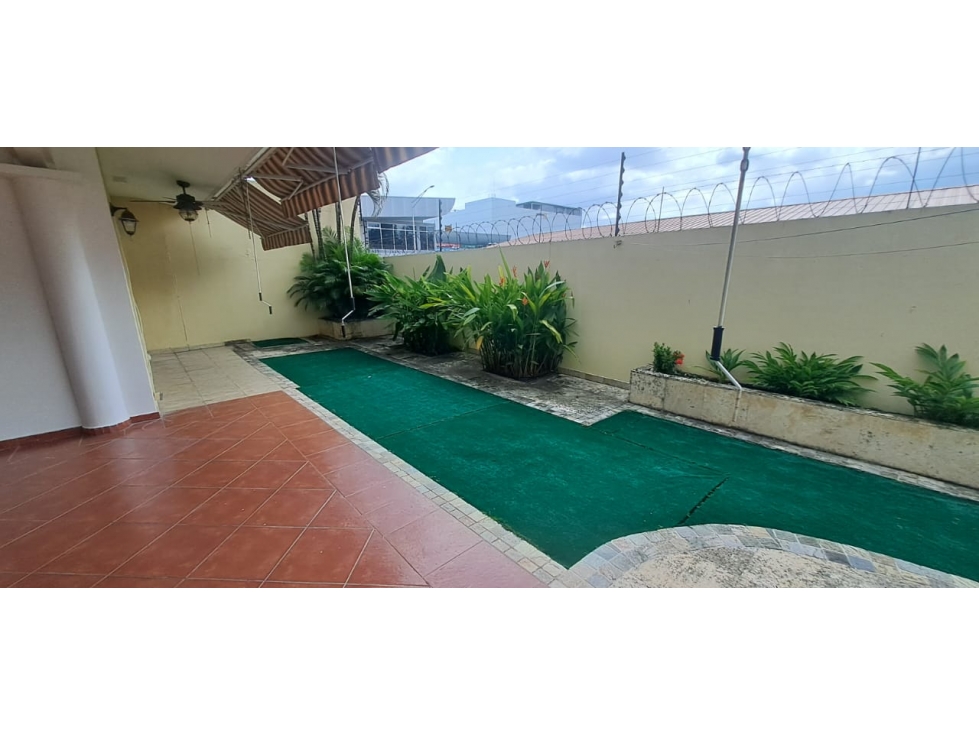 Alquiler casa en Palmeras del Este