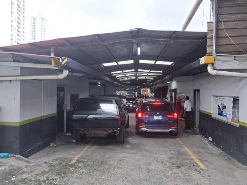 VENTA DE GALERA EN PARQUE LEFEVRE