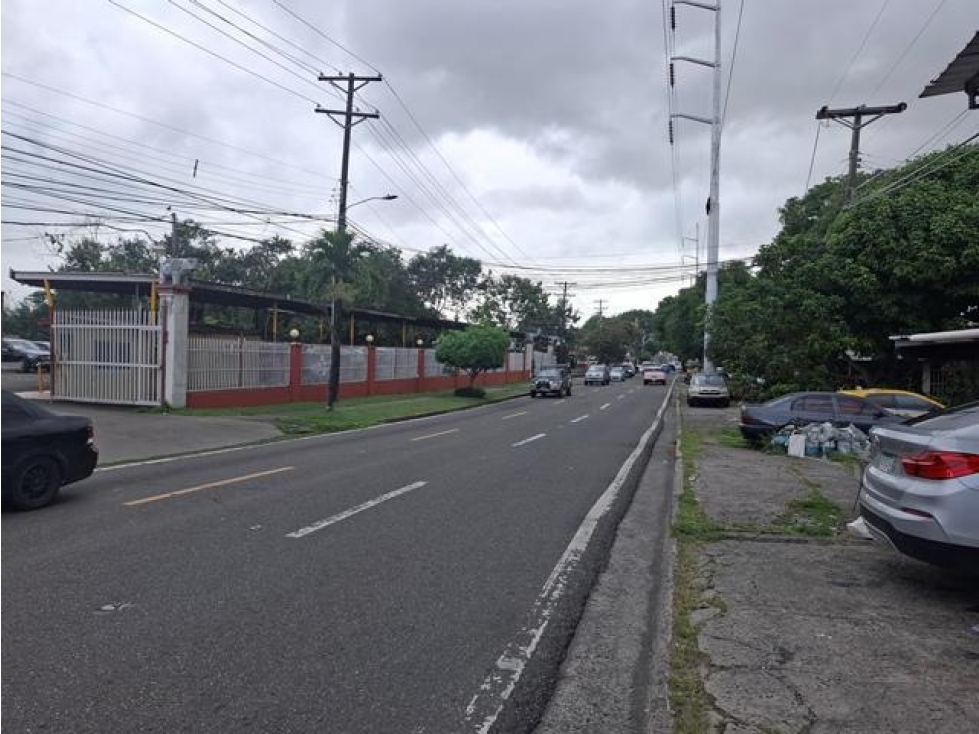 VENTA DE GALERA EN PARQUE LEFEVRE — foto 2