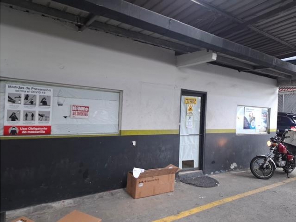 VENTA DE GALERA EN PARQUE LEFEVRE — foto 4