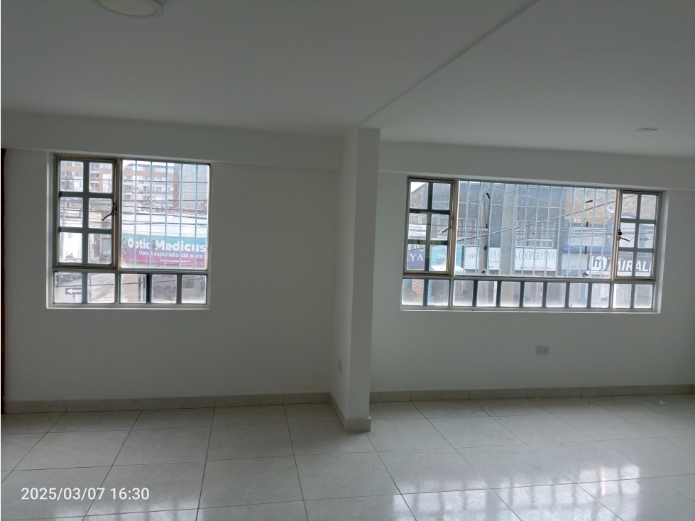 ALQUILER DE OFICINAS O CONSULTORIOS -OLAYA HERRERA