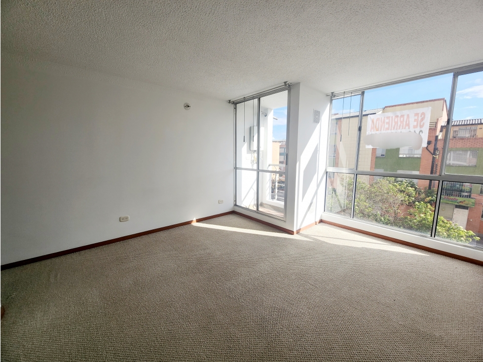 Apartamento con balcón y vista exterior en Suba Tibabuyes - 4