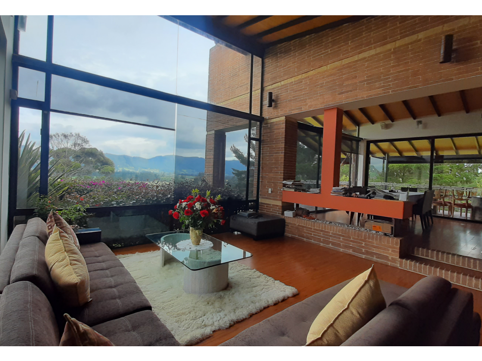 VENDO HERMOSA FINCA CON MODERNA CASA LAGO Y UNA SUPER UBICACION TENJO - 1