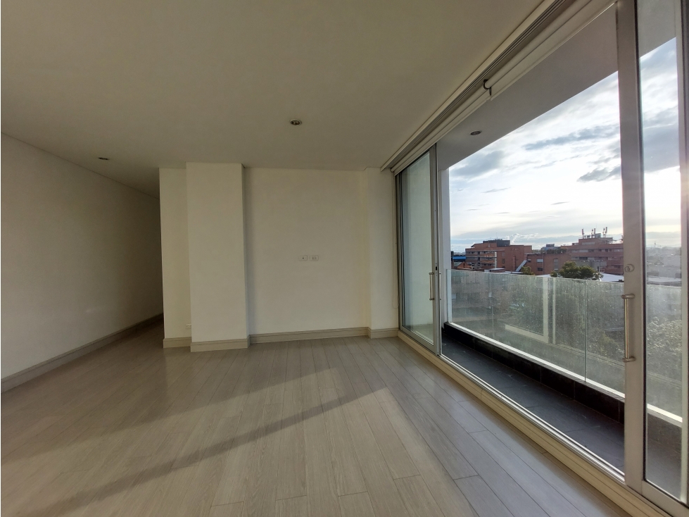 VENDO APARTAMENTO CHICO. DISEÑO MODERNO. HERMOSAS VISTAS A LA CIUDAD — foto 3