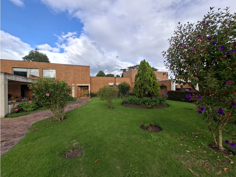 VENDO CASA EN SAN SIMON RODEADA DE VERDE Y MUCHA CALMA — foto 2