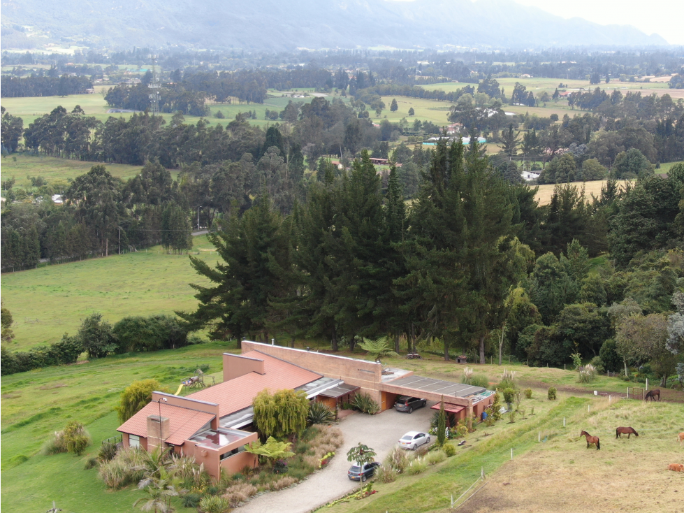 VENDO HERMOSA FINCA CON MODERNA CASA LAGO Y UNA SUPER UBICACION TENJO - 5
