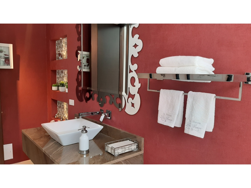 CASA EN VENTA YERBABONITA IMPECABLE DISEÑO MAGNIFICOS ACABADOS — foto 4