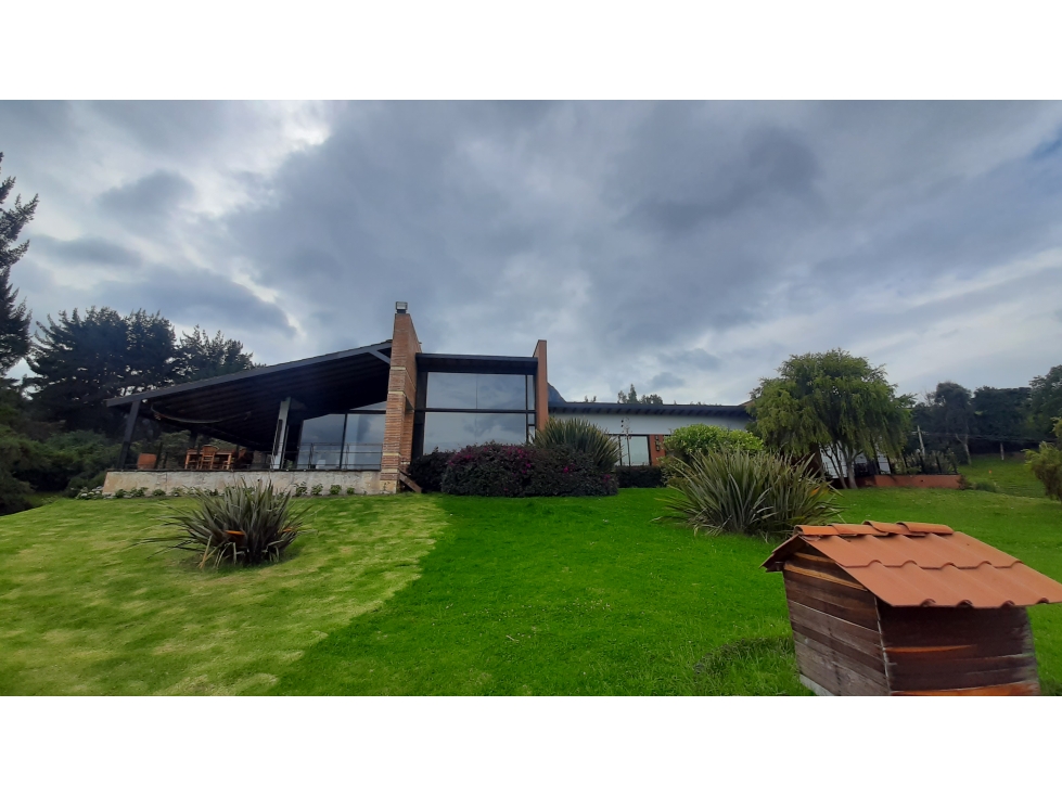 VENDO HERMOSA FINCA CON MODERNA CASA LAGO Y UNA SUPER UBICACION TENJO - 6