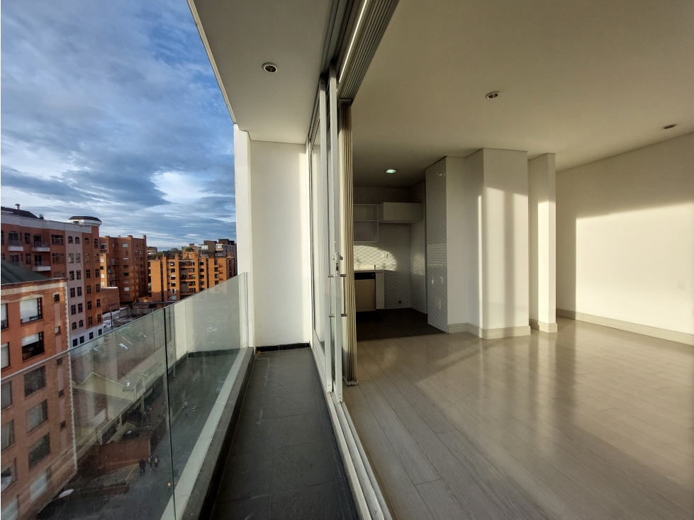 VENDO APARTAMENTO CHICO. DISEÑO MODERNO. HERMOSAS VISTAS A LA CIUDAD — foto 2