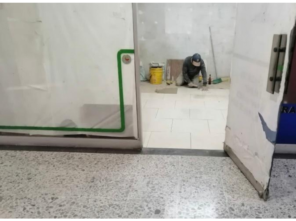 VENDO LOCAL COMERCIAL CHAPINERO UBICACION ESTRATEGICA 12m2 — foto 2