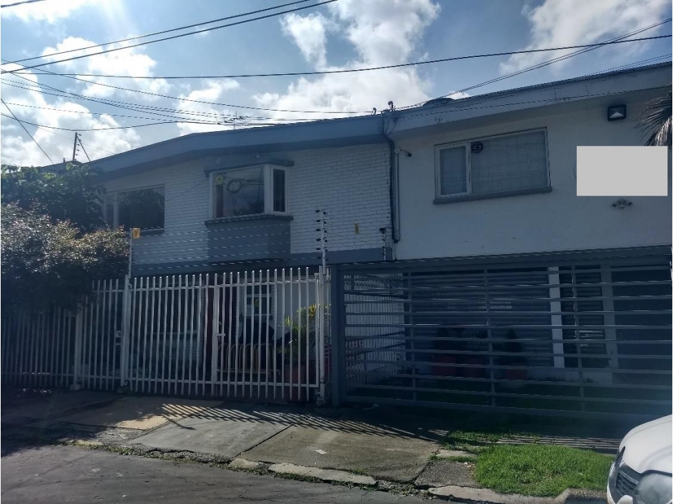 Oficina o local comercial EL POLO Casa dos niveles 234m2 — foto 4