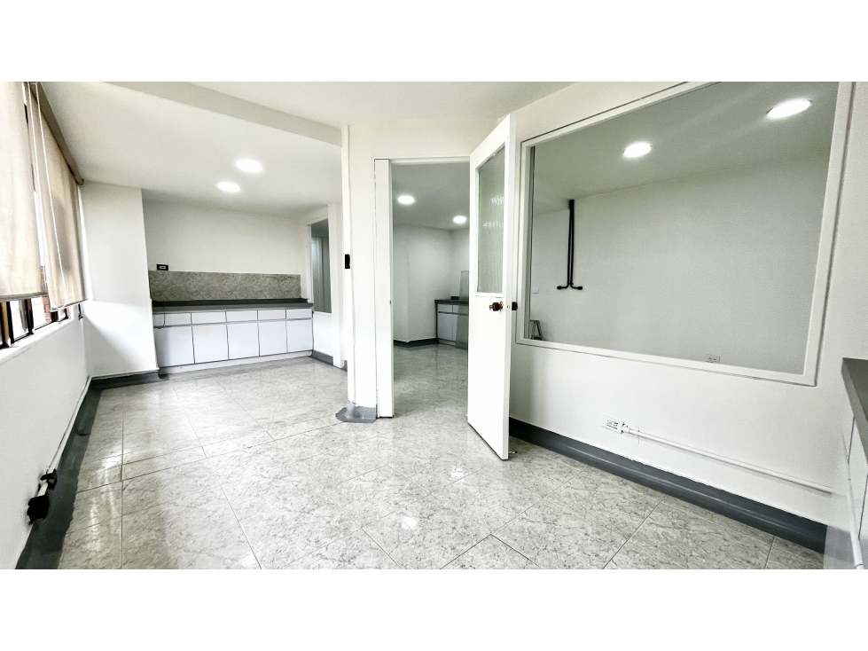 114 m2 OFICINA SANTA BARBARA OCCIDENTAL CHUL baño privado