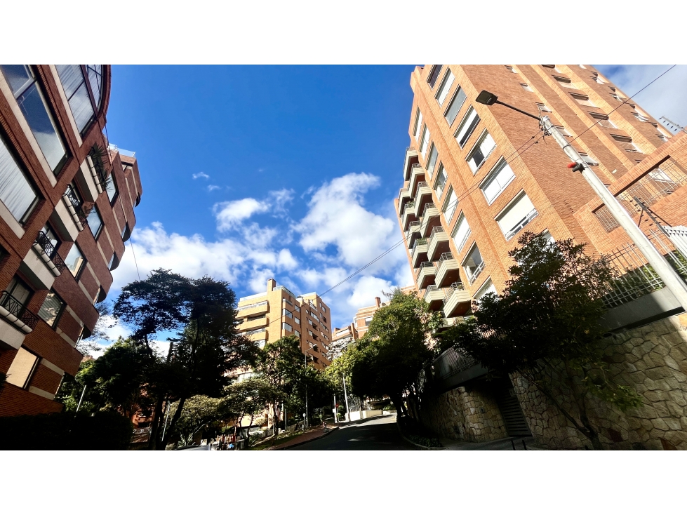 ROSALES BAJO, 234 m2, 3 garajes, BALCONES — foto 2