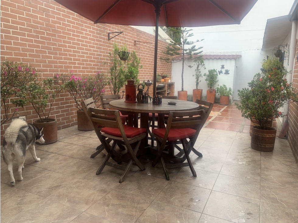 LAS VILLAS 262 M2 con TERRAZA - DOS NIVELES REMODELADA