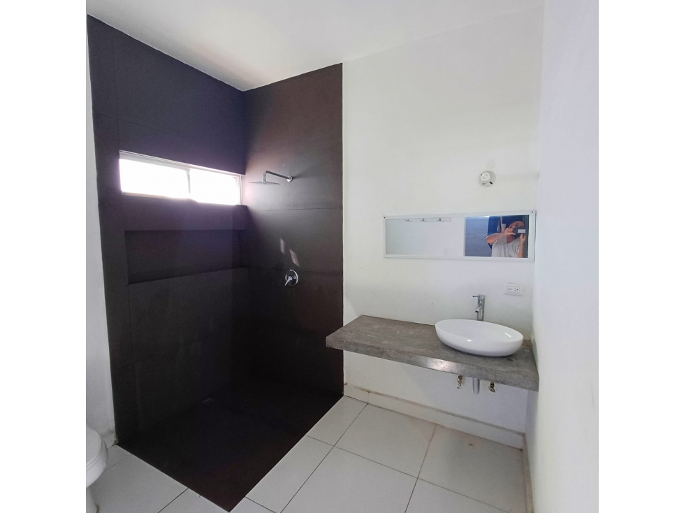 VENTA DE CASA EN ESQUINA EN APODACA N.L, EXCELENTE UBICACION - 1