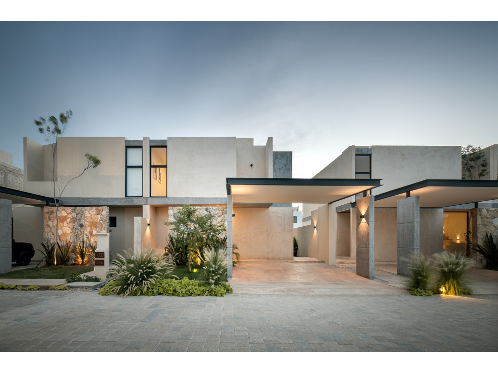 CASAS EN VENTA CON ALBERCA EN CONKAL, PRIVADA DE LUJO - 1