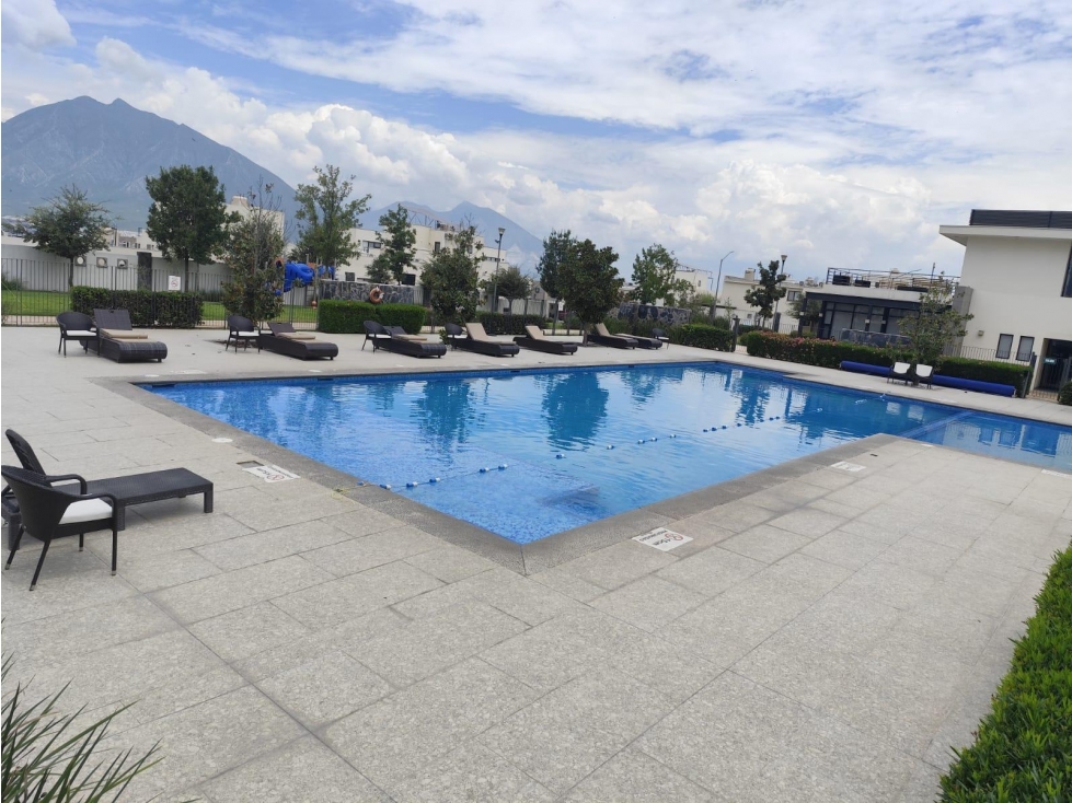 CASA EQUIPADA EN VENTA EN FERRARA, DOMINIO CUMBRES — foto 2