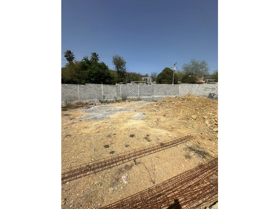 VENTA DE TERRENO PLANO EN CARRETERA NACIONAL, EXCELENTE UBICACION - 1
