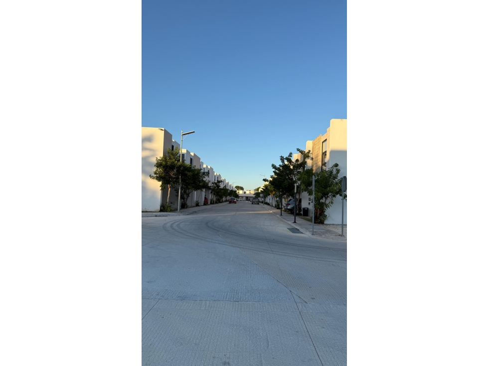 CASA EN VENTA EN MÉRIDA ZONA ALTABRISA / CHOLUL