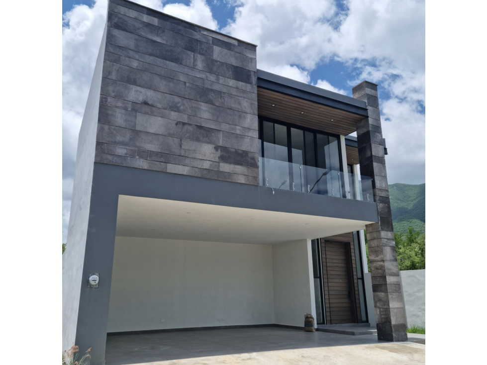 CASA EN VENTA EN AYSSO RESIDENCIAL EN SANTIAGO N.L. EXCELENTE VISTAS