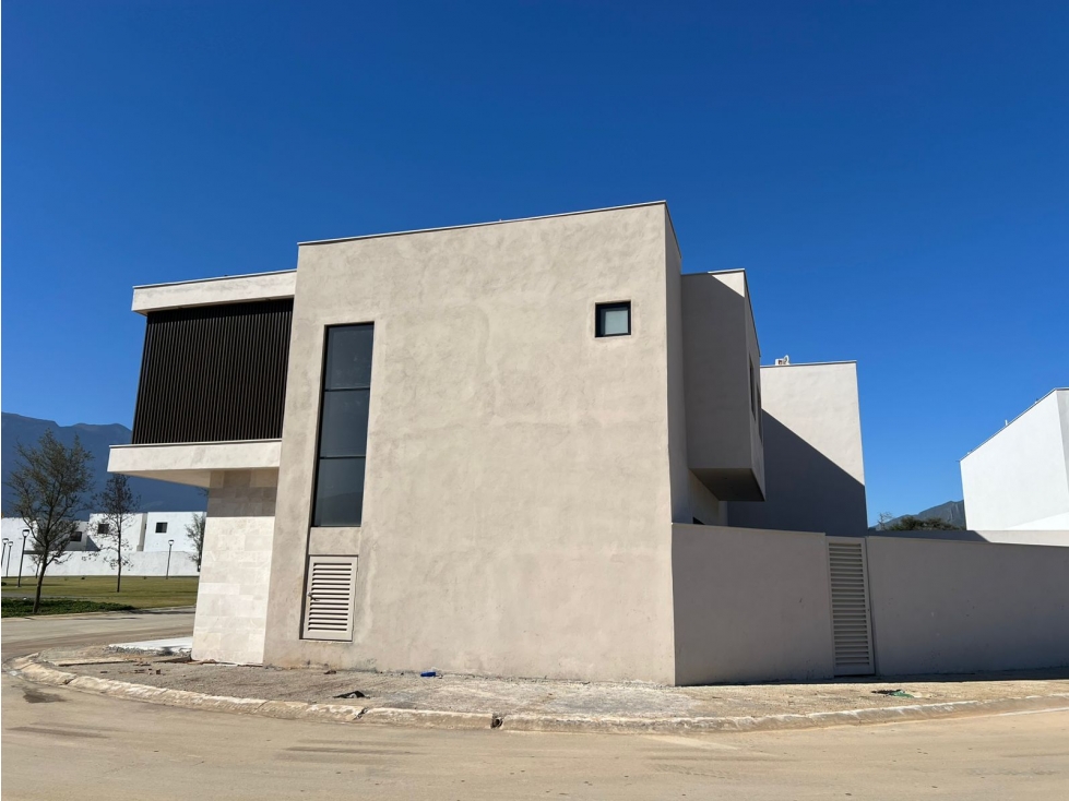 VENTA DE CASAS EQUIPADAS EN CARRETERA NACIONAL, EXCELENTE UBICACION — foto 5
