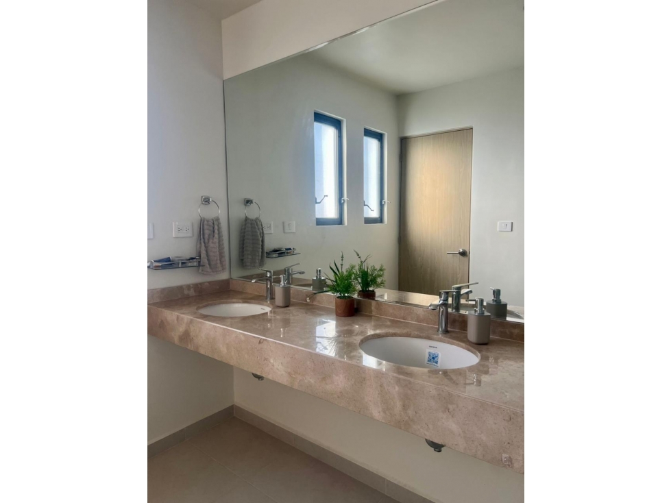 CASA EQUIPADA EN VENTA EN FERRARA, DOMINIO CUMBRES — foto 4