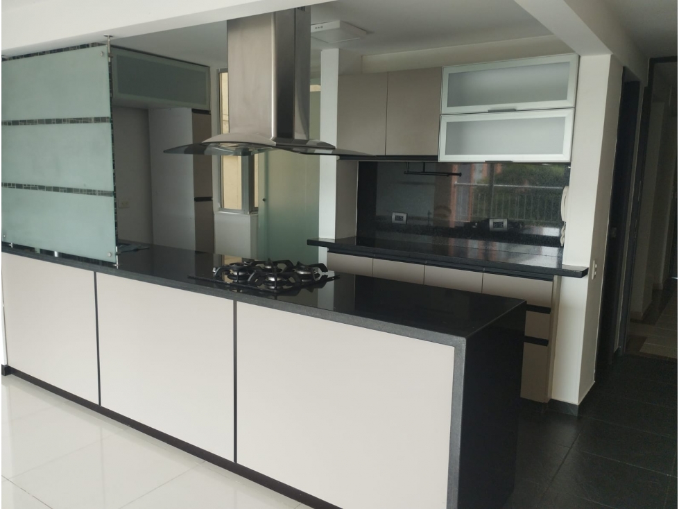 Apartamento en Alquiler en Ciudad Jardín al sur de Cali — foto 2