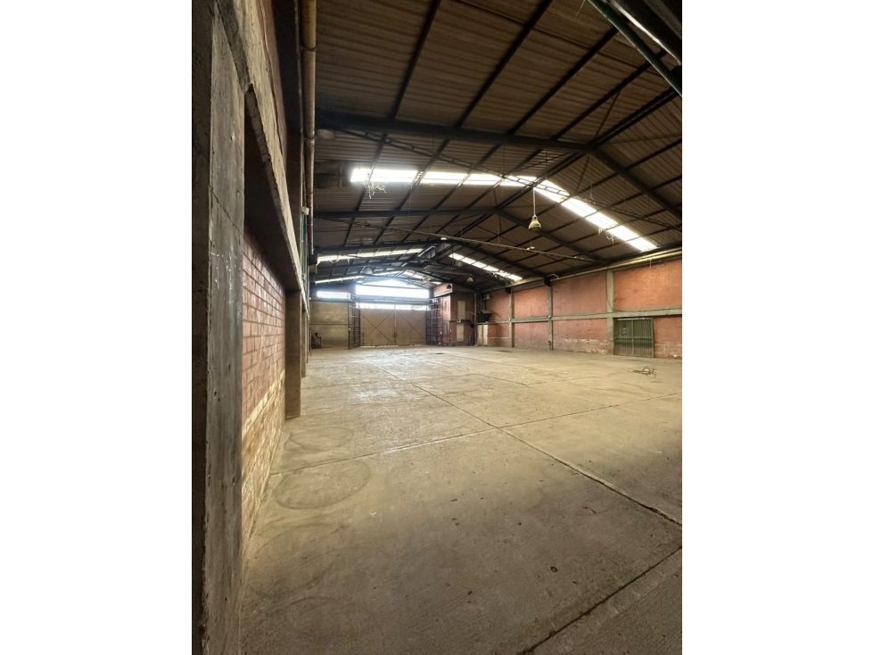 Bodega en arriendo Yumbo 1.200 m² Energía trifásica , Tráfico pesado