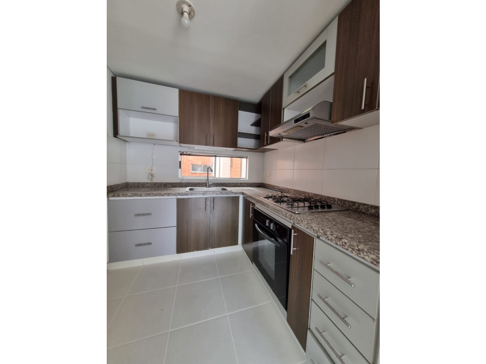 ALQUILO HERMOSO APARTAMENTO EN PANCE SUR DE CALI 5TO PISO — foto 4