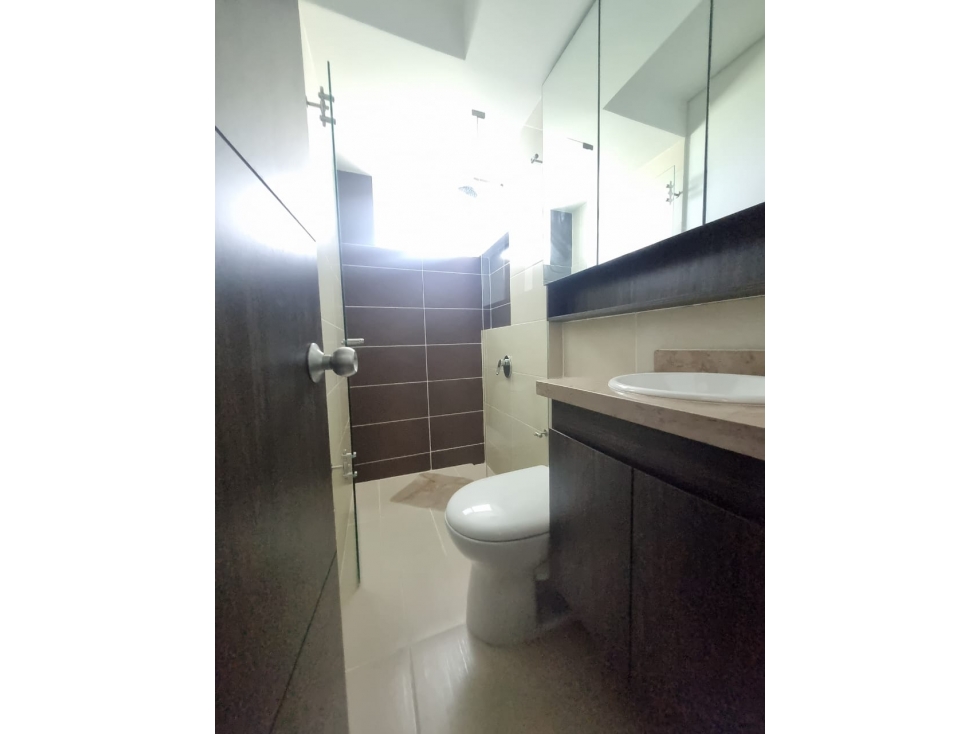 ALQUILO APARTAMENTO 5TO Y ULTIMO PISO CON ASCENSOR CIUDAD PACIFICA — foto 4