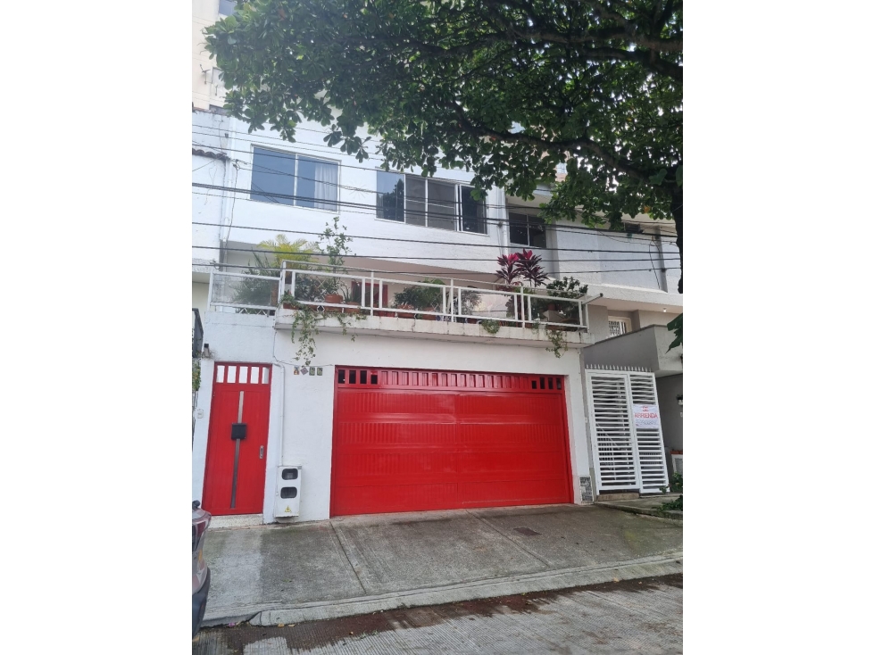 VENDO CASA PARA INVERSION BARRIO MIRAFLORES