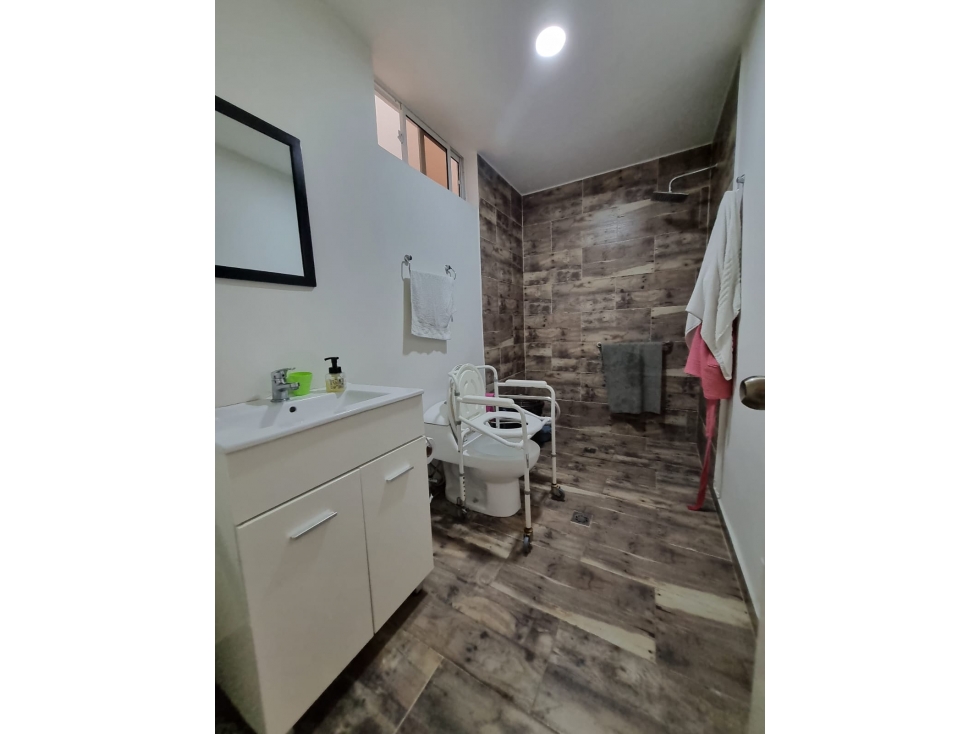 VENDO CASA PARA INVERSION BARRIO MIRAFLORES — foto 5