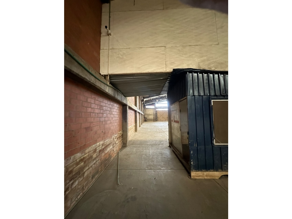 Bodega en arriendo Yumbo 1.200 m² Energía trifásica , Tráfico pesado — foto 2