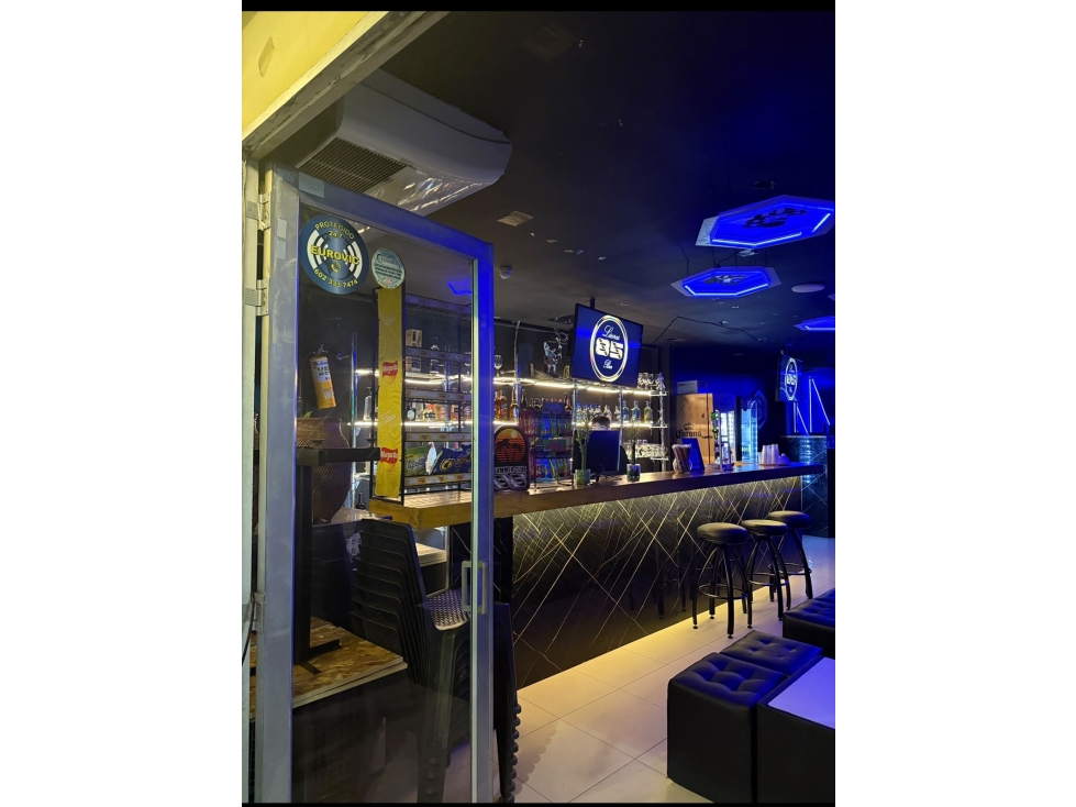 Venta de Negocio Acreditado Bar Gastrobar en El Ingenio en 2 Niveles — foto 3