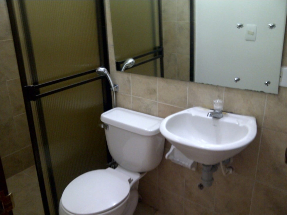 VENDO EDIFICIO 3 PISOS BARRIO REFUGIO CALI — foto 4