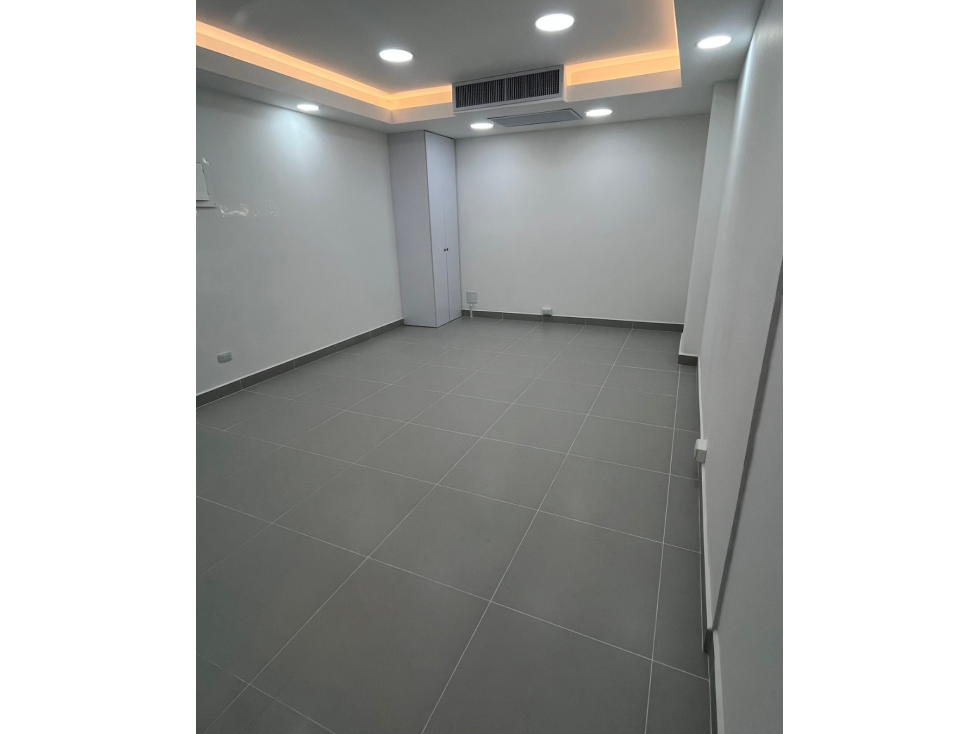 Local Comercial en Cosmocentro Cali entrada Calle 5ta — foto 4