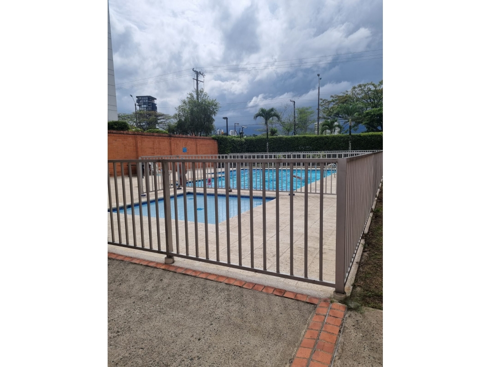 ALQUILO HERMOSO APARTAMENTO EN PANCE SUR DE CALI 5TO PISO — foto 2