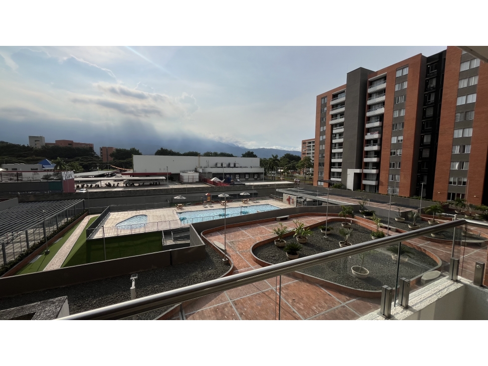 ALQUILO APARTAMENTO 4TO PISO CON PARQUEADERO Y DEPOSITO