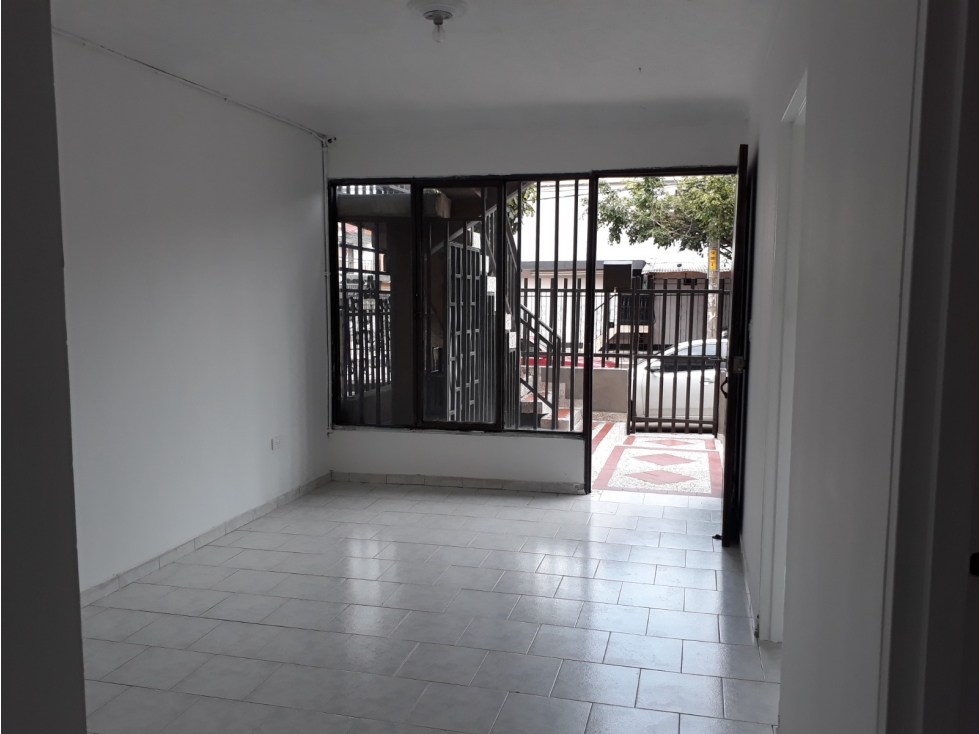 SE VENDE CASA DE 3 PISOS CON 2 APARTAMENTOS INDEPENDIENTES EN CALI — foto 5