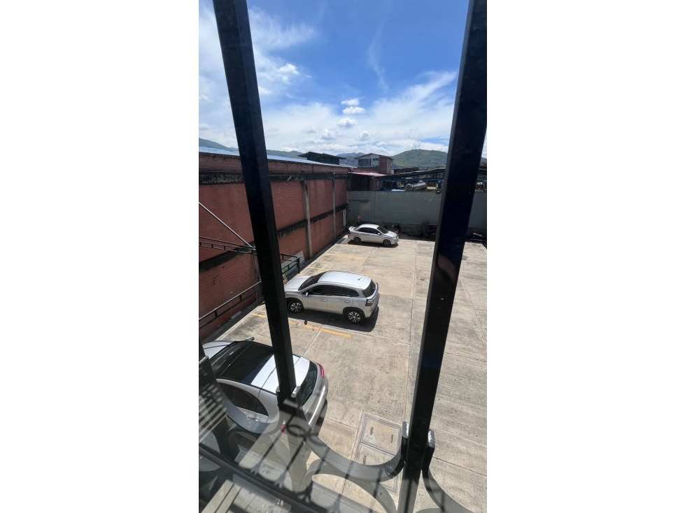 Oficina ejecutiva amoblada en zona industrial vía Yumbo - 6