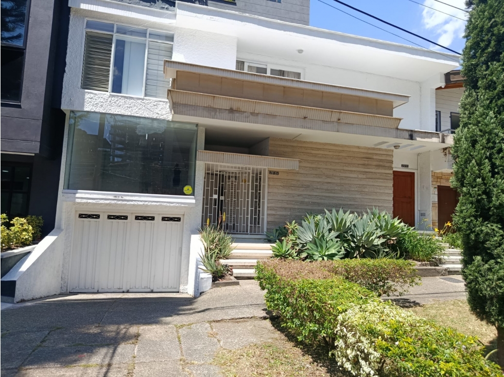 Laureles nogal Casa dos niveles en venta