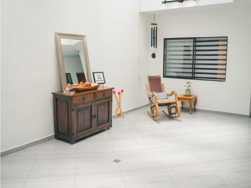 CASA EN ARRIENDO LAURELES, MEDELLÍN - 1